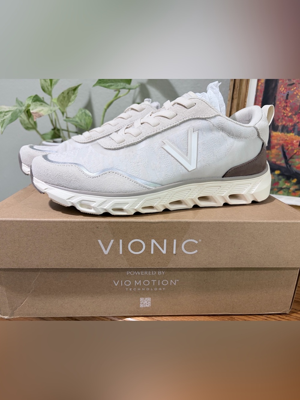 New in box. 9 wide. Vionic Women's Neutral Cream/Brown Textile & Suede Sneaker
